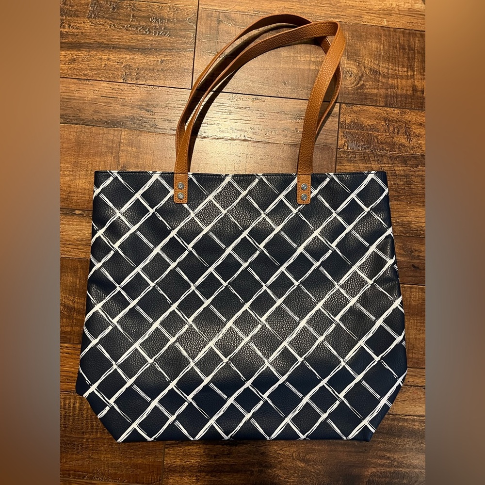 Like new condition! Thirty One Around Town Tote